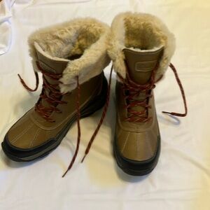 Clark’s Brand Winter Boots -Brand New Size 9